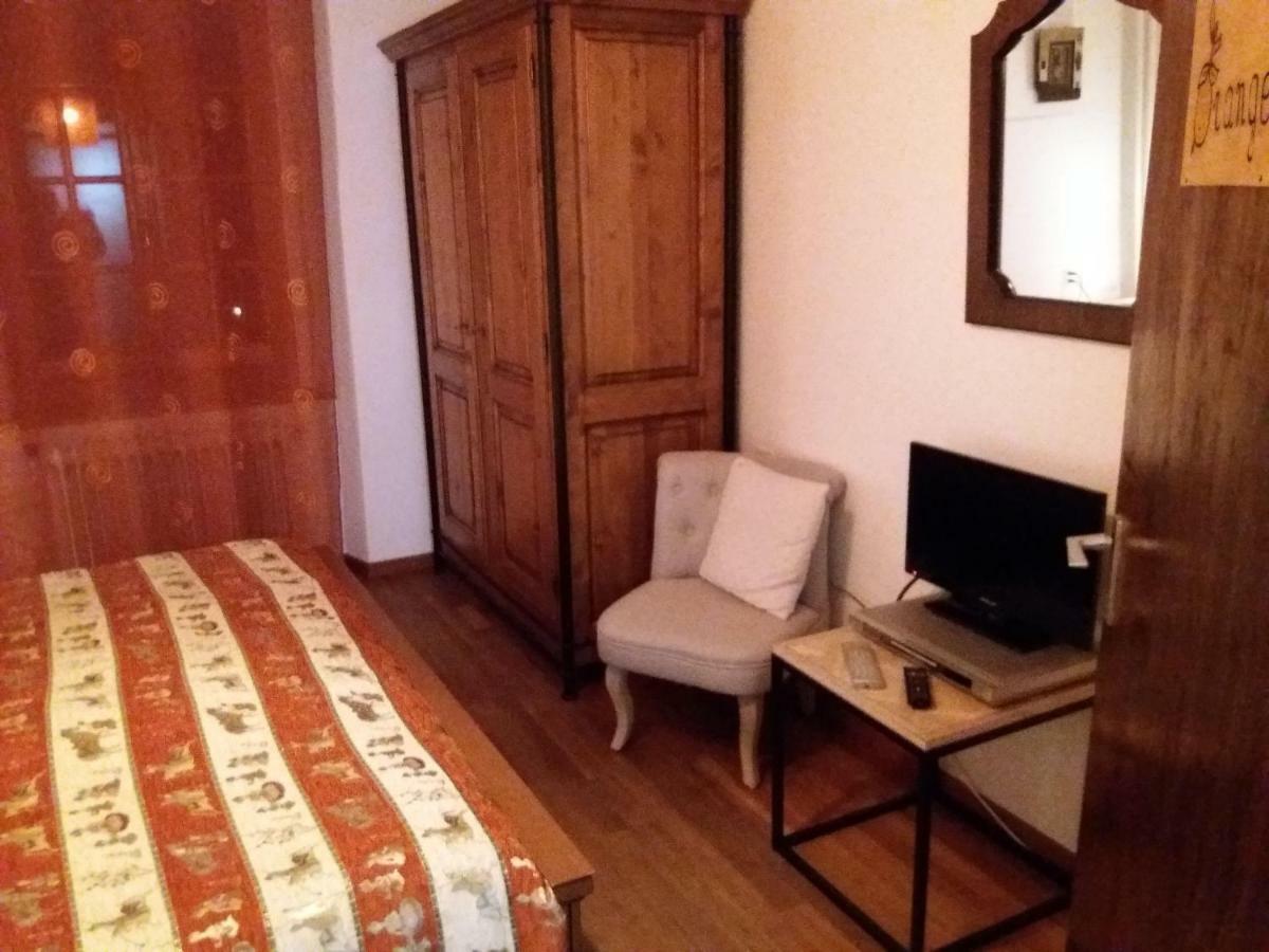 Chambres D'Hotes Chez Pierrot Et Flo Vugelles-La Mothe エクステリア 写真
